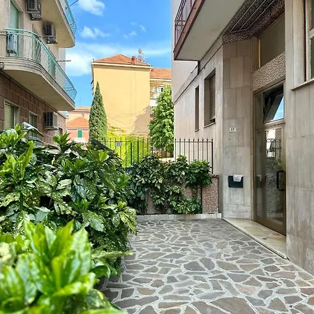 Hostdomus - Casa Corallo Apartment Alassio