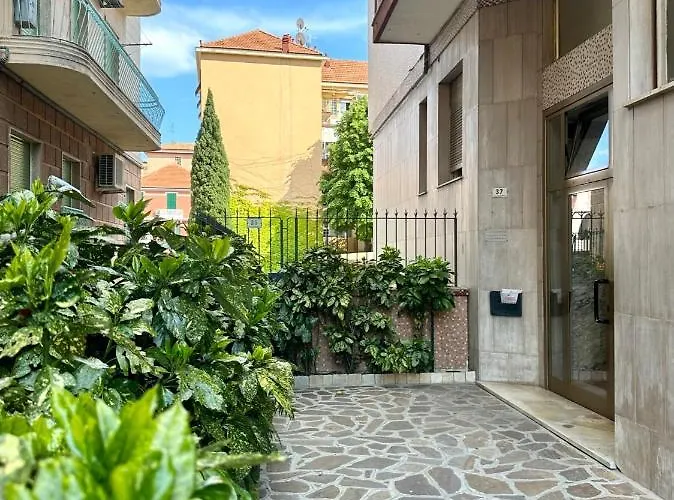 Hostdomus - Casa Corallo Apartment Alassio